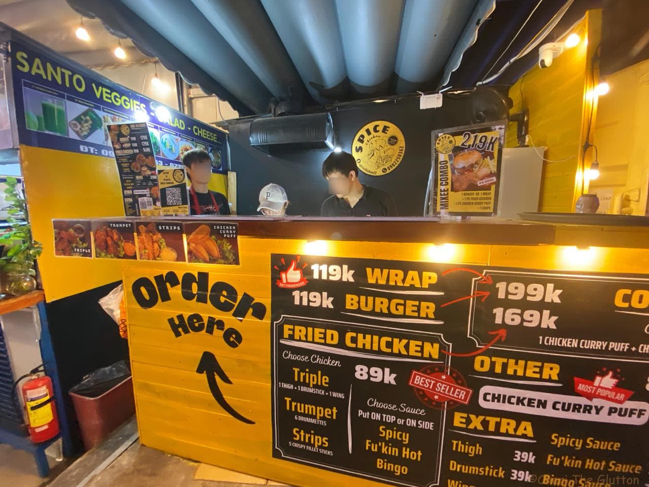 衝撃のお値段！お宝フライドチキンのお店を訪たらそこはビアホールだった！ The German Beer Hall & Food Court Thao Dien/ Spice Chicken