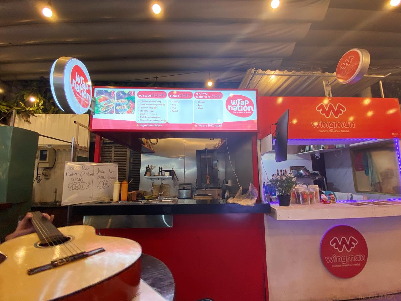 衝撃のお値段！お宝フライドチキンのお店を訪たらそこはビアホールだった！ The German Beer Hall & Food Court Thao Dien/ Spice Chicken